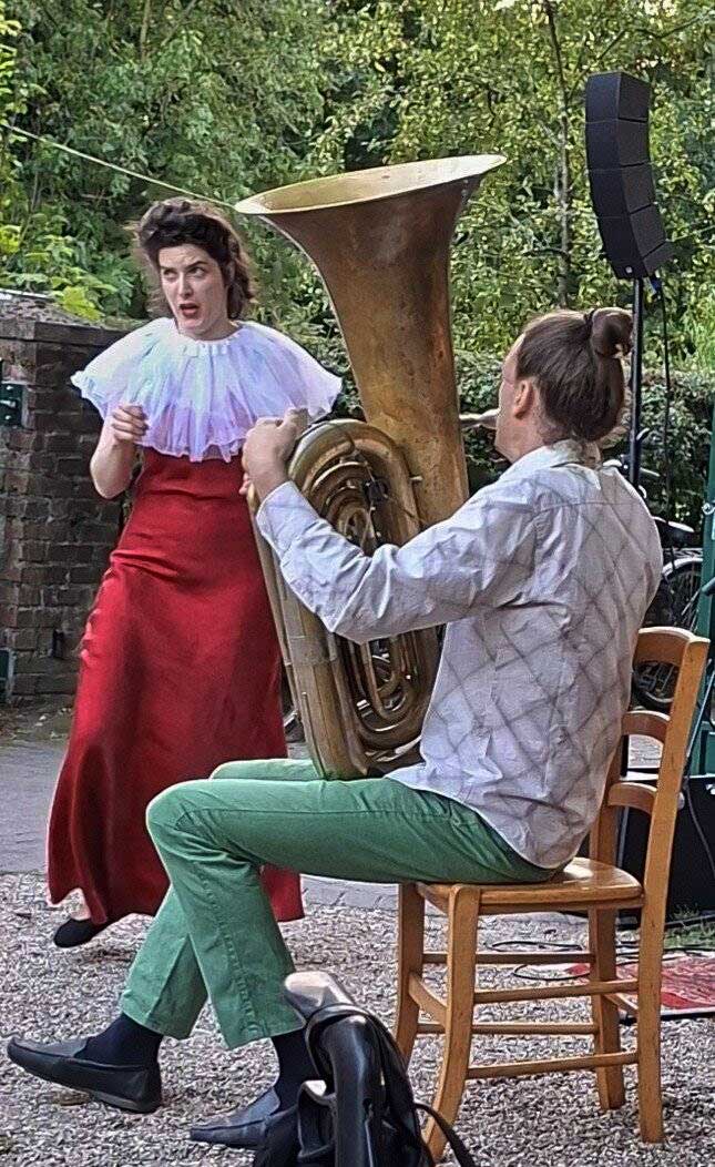 40 2